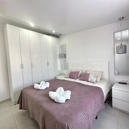 Fantastic Vacation By The Ocean Apartment Playa de las Americas (Tenerife)