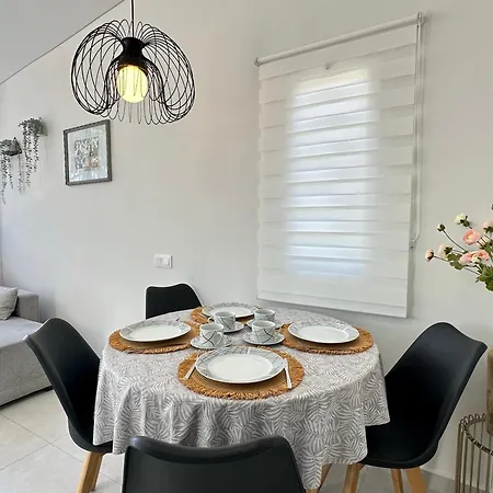 Fantastic Vacation By The Ocean Apartment